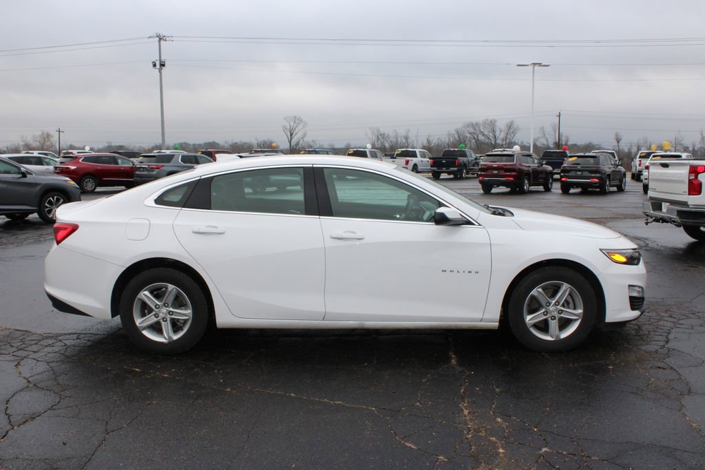 Used 2024 Chevrolet Malibu LT image 11