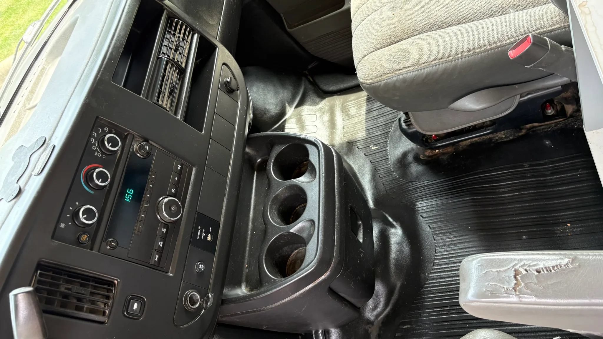 Used 2011 Chevrolet Express 2500 RWD image 20