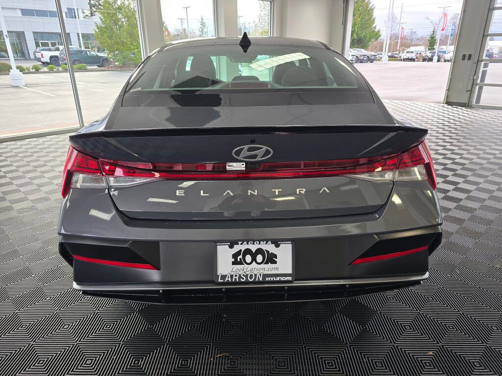 New 2026 Hyundai Elantra SEL Sport image 5
