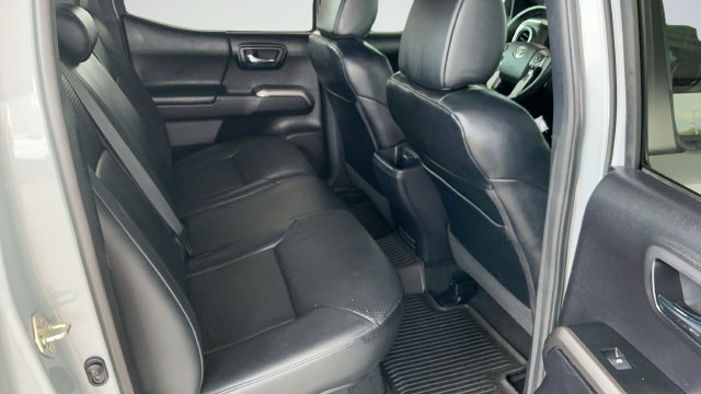 Used 2020 Toyota Tacoma Limited AWD/4WD image 22