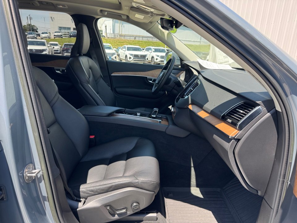 Certified 2023 Volvo XC90 B6 Plus w/ Protection Package Premier AWD/4WD image 28
