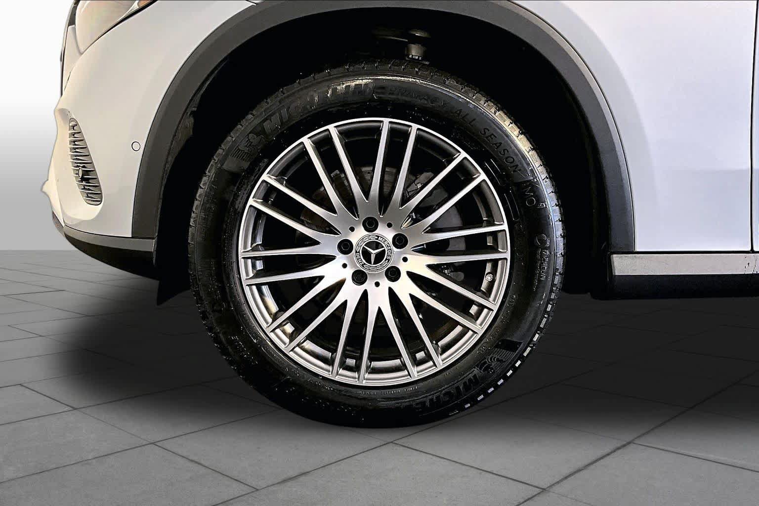 Certified 2026 Mercedes-Benz GLC 300 4MATIC image 11