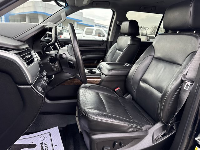 Used 2018 Chevrolet Suburban LT w/ Luxury Package image 9