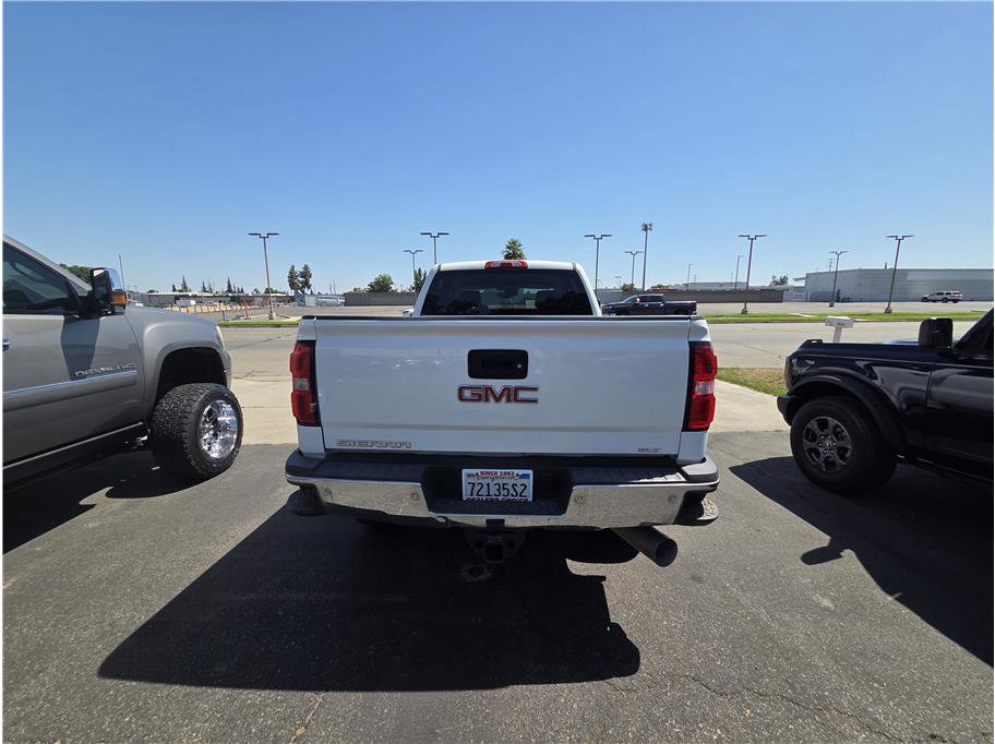 Used 2019 GMC Sierra 2500 SLT w/ Duramax Plus Package AWD/4WD image 6