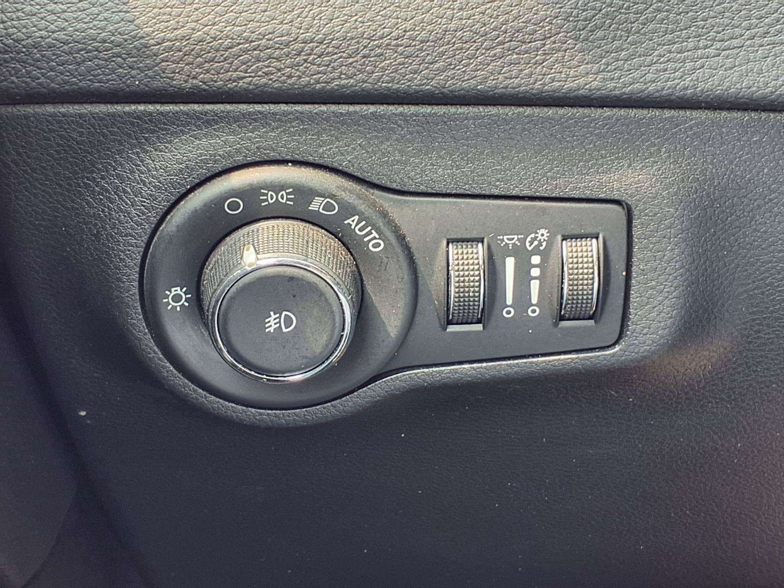 Used 2018 Jeep Compass Limited AWD/4WD image 17