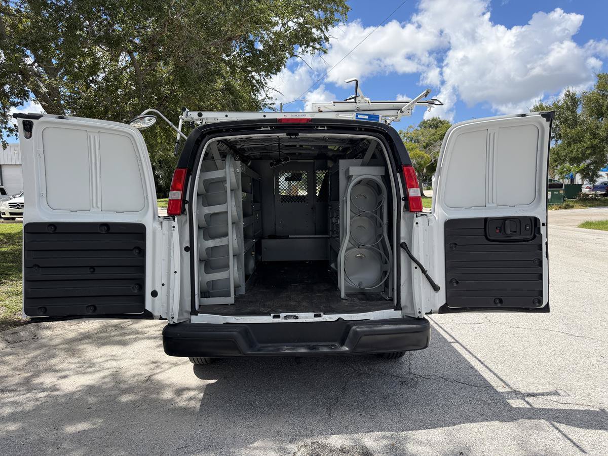Used 2025 GMC Savana 3500 RWD image 25