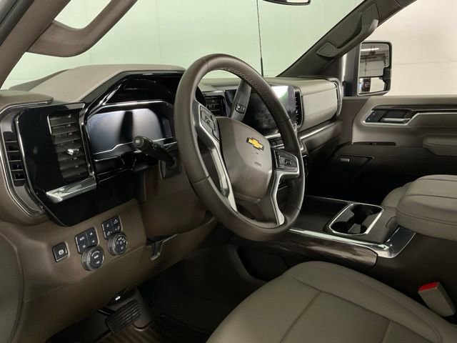 Used 2025 Chevrolet Silverado 2500 LTZ w/ LTZ Convenience Package image 21