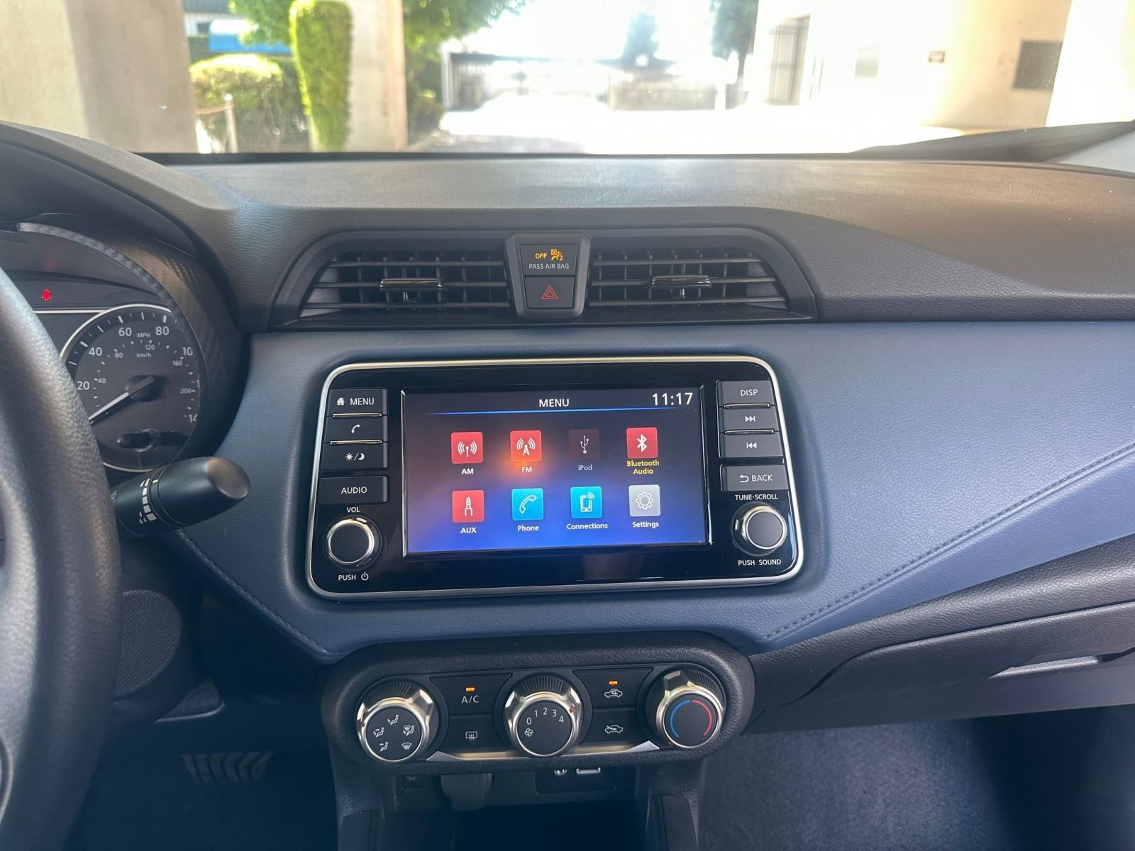 Used 2025 Nissan Versa SV image 17