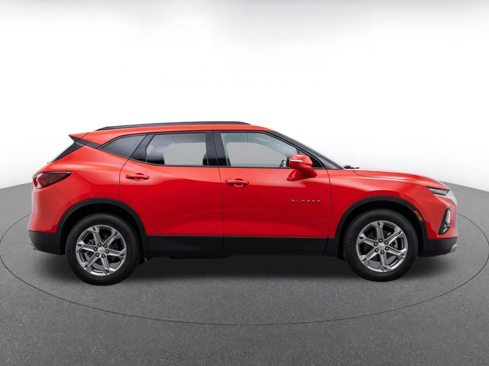 Used 2026 Chevrolet Blazer LT FWD image 9