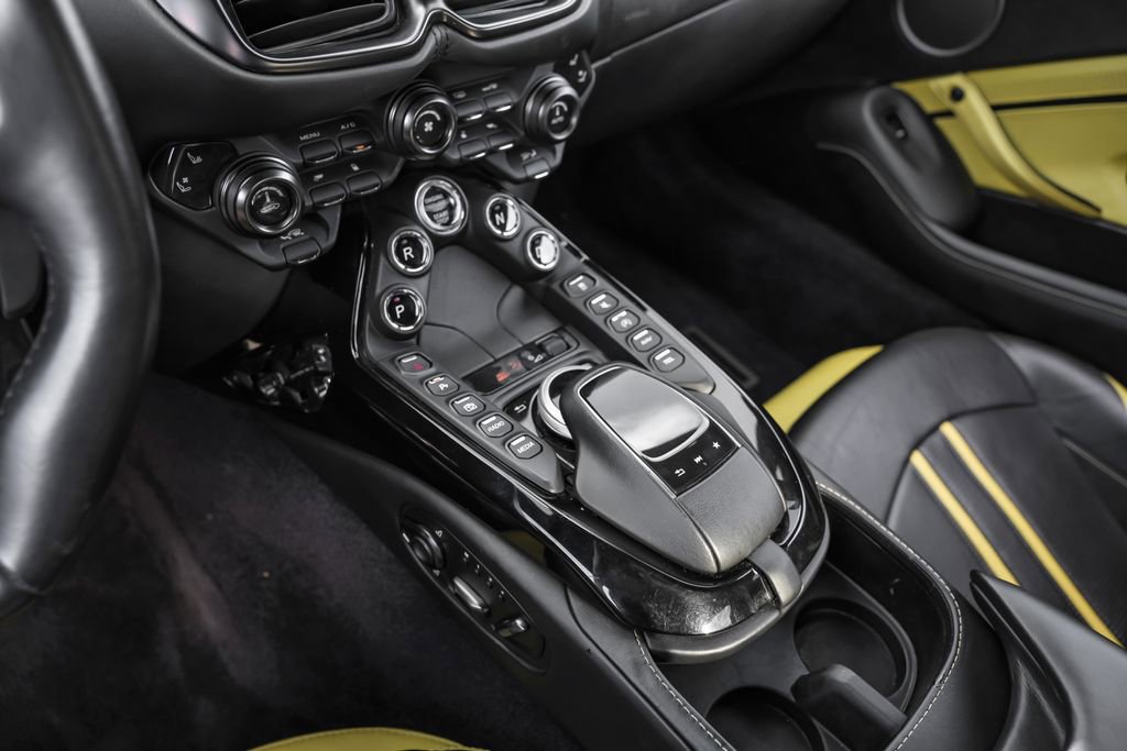 Used 2020 Aston Martin V8 Vantage Coupe RWD image 22