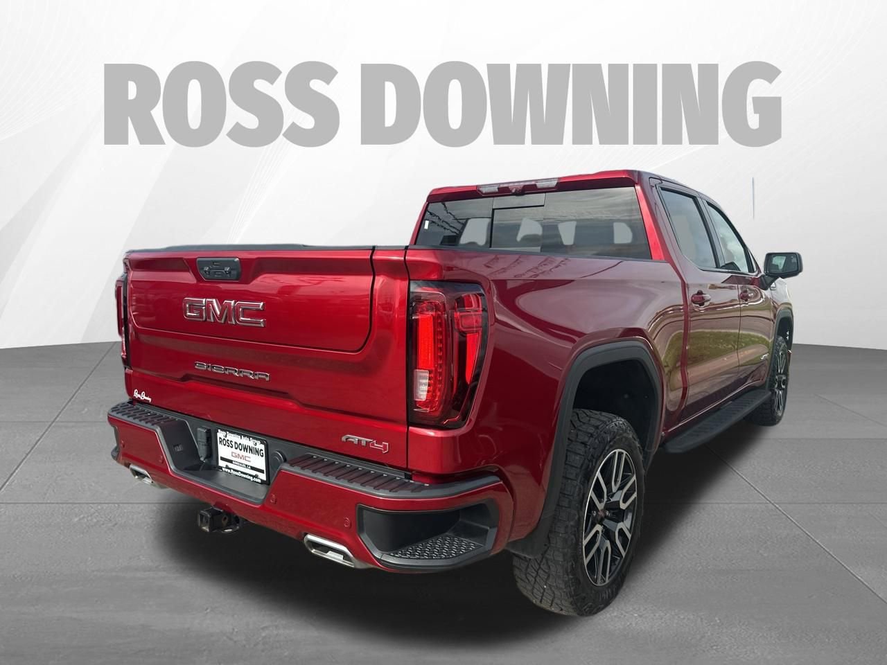 Used 2024 GMC Sierra 1500 AT4 w/ Technology Package AWD/4WD image 4