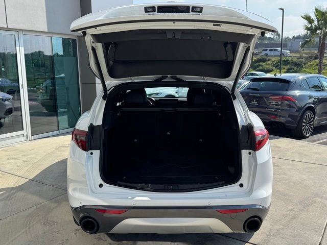Used 2023 Alfa Romeo Stelvio Ti AWD/4WD image 11