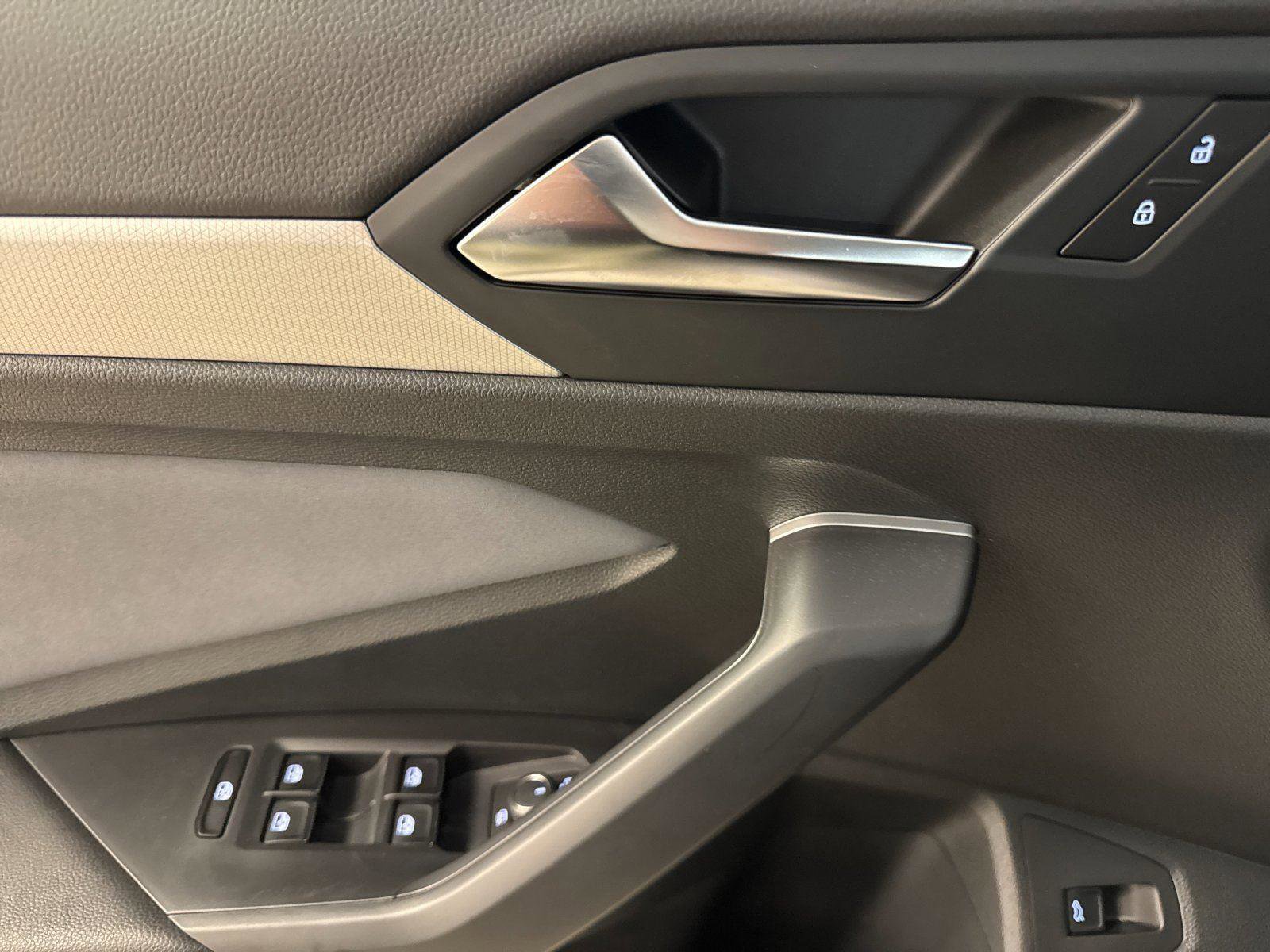 New 2026 Volkswagen Jetta SE image 10