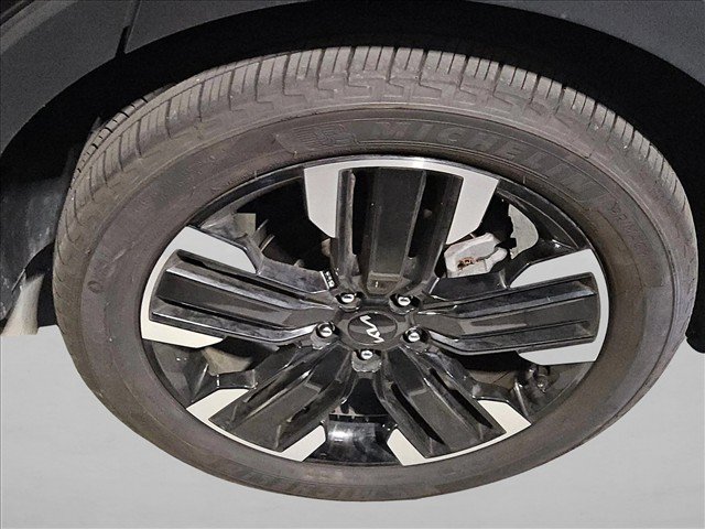 Used 2025 Kia Telluride SX AWD/4WD image 4