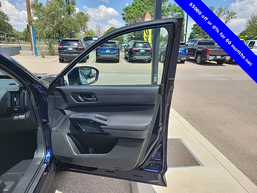 New 2025 Nissan Pathfinder SV w/ Black Appearance Package image 17