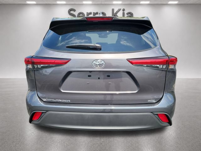 Used 2022 Toyota Highlander XLE FWD image 4