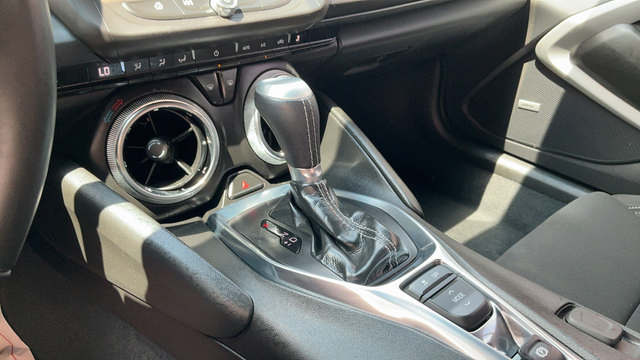 Used 2024 Chevrolet Camaro LT w/ Technology Package RWD image 18