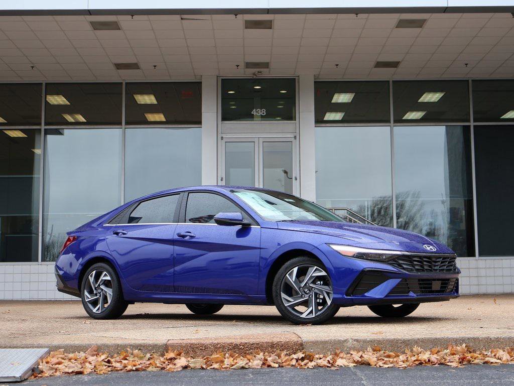 New 2025 Hyundai Elantra Limited