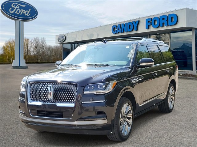 Used 2024 Lincoln Navigator Premiere image 2