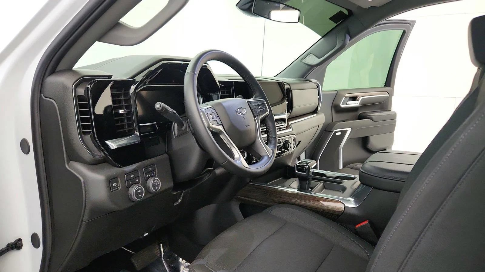 Used 2026 Chevrolet Silverado 1500 RST w/ Convenience Package II AWD/4WD image 17