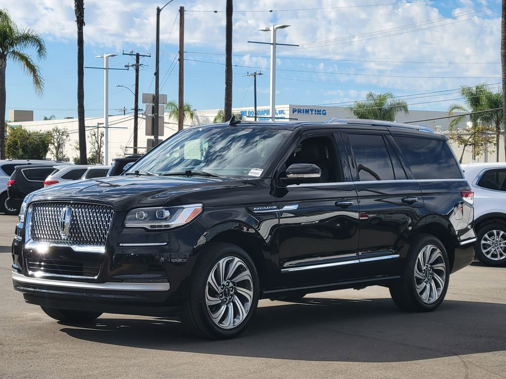 Used 2024 Lincoln Navigator Reserve image 38