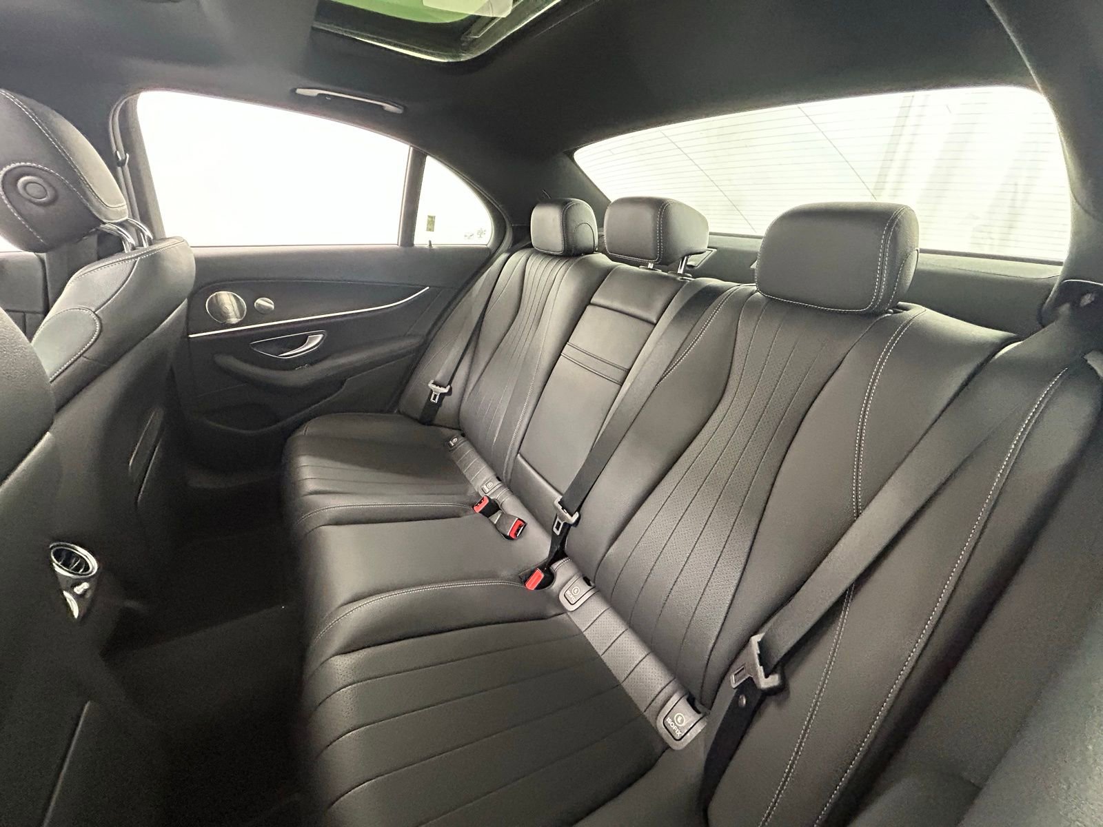 Used 2023 Mercedes-Benz E 350 4MATIC Sedan w/ Premium Package image 33