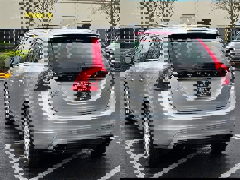 Used 2015 Volvo V60 T5 Premier image 7