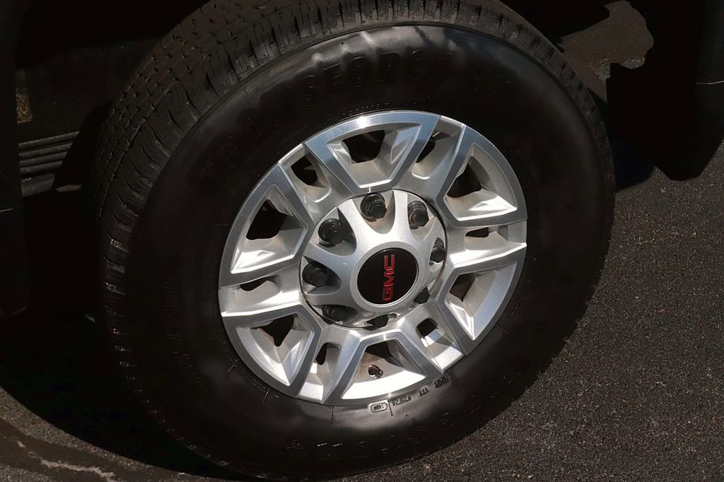 Used 2025 GMC Sierra 2500 Pro AWD/4WD image 11