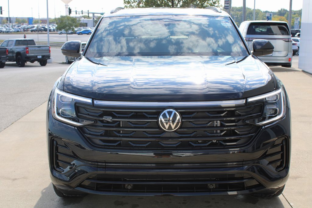 New 2026 Volkswagen Atlas Cross Sport SEL R-Line image 2
