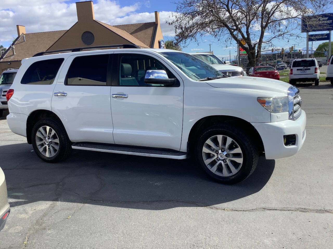 Used 2015 Toyota Sequoia Limited AWD/4WD image 10