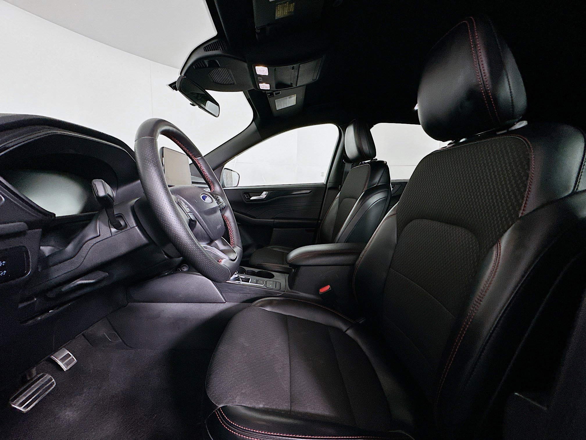 Used 2024 Ford Escape ST-Line image 13