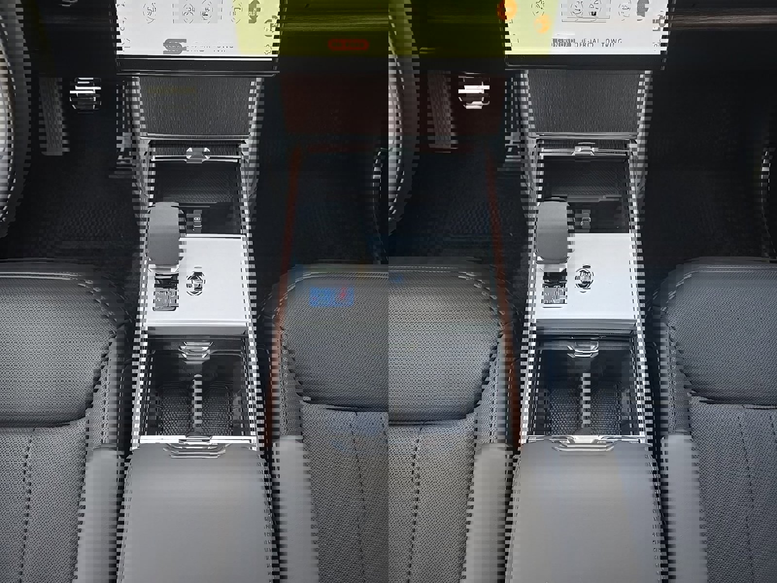 New 2025 Land Rover Range Rover SE image 19