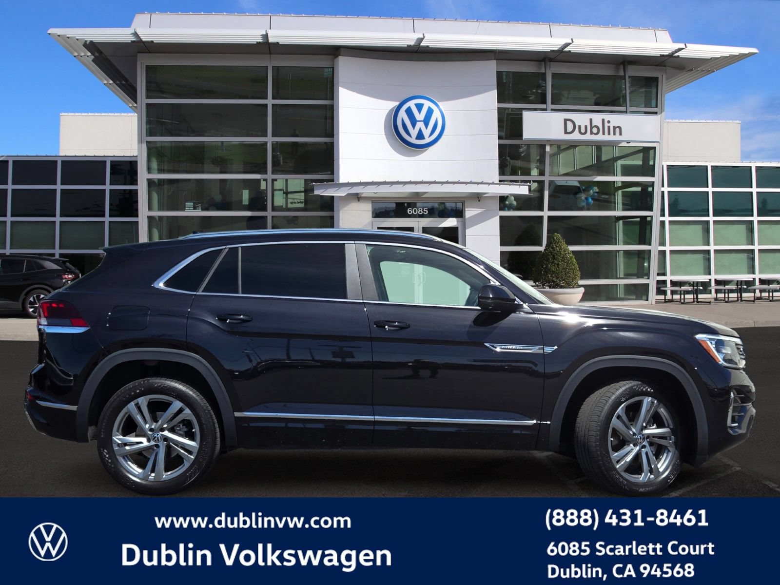 Certified 2024 Volkswagen Atlas Cross Sport SEL R-Line AWD/4WD image 3