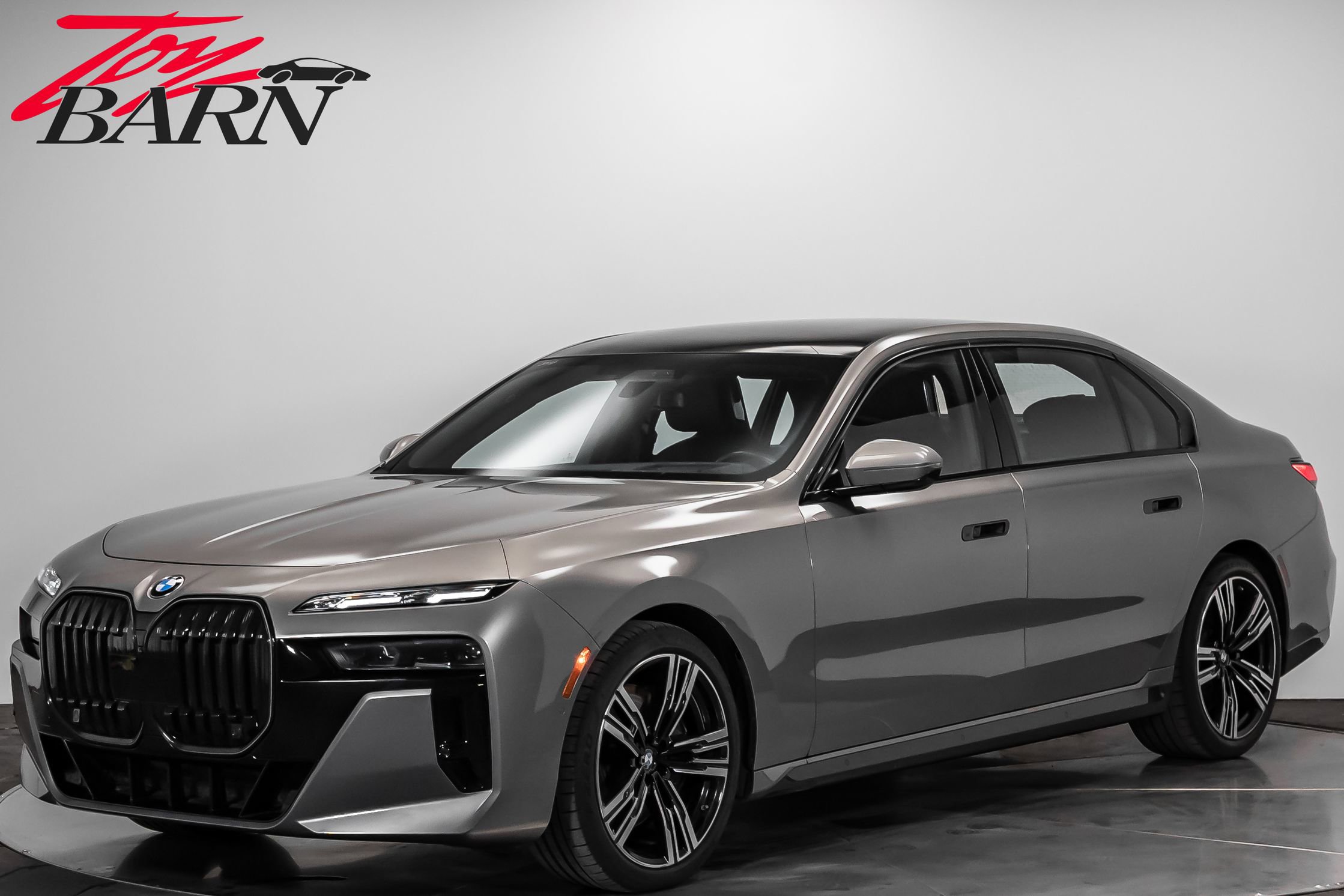 Used 2024 BMW 760i xDrive w/ Executive Package image 1