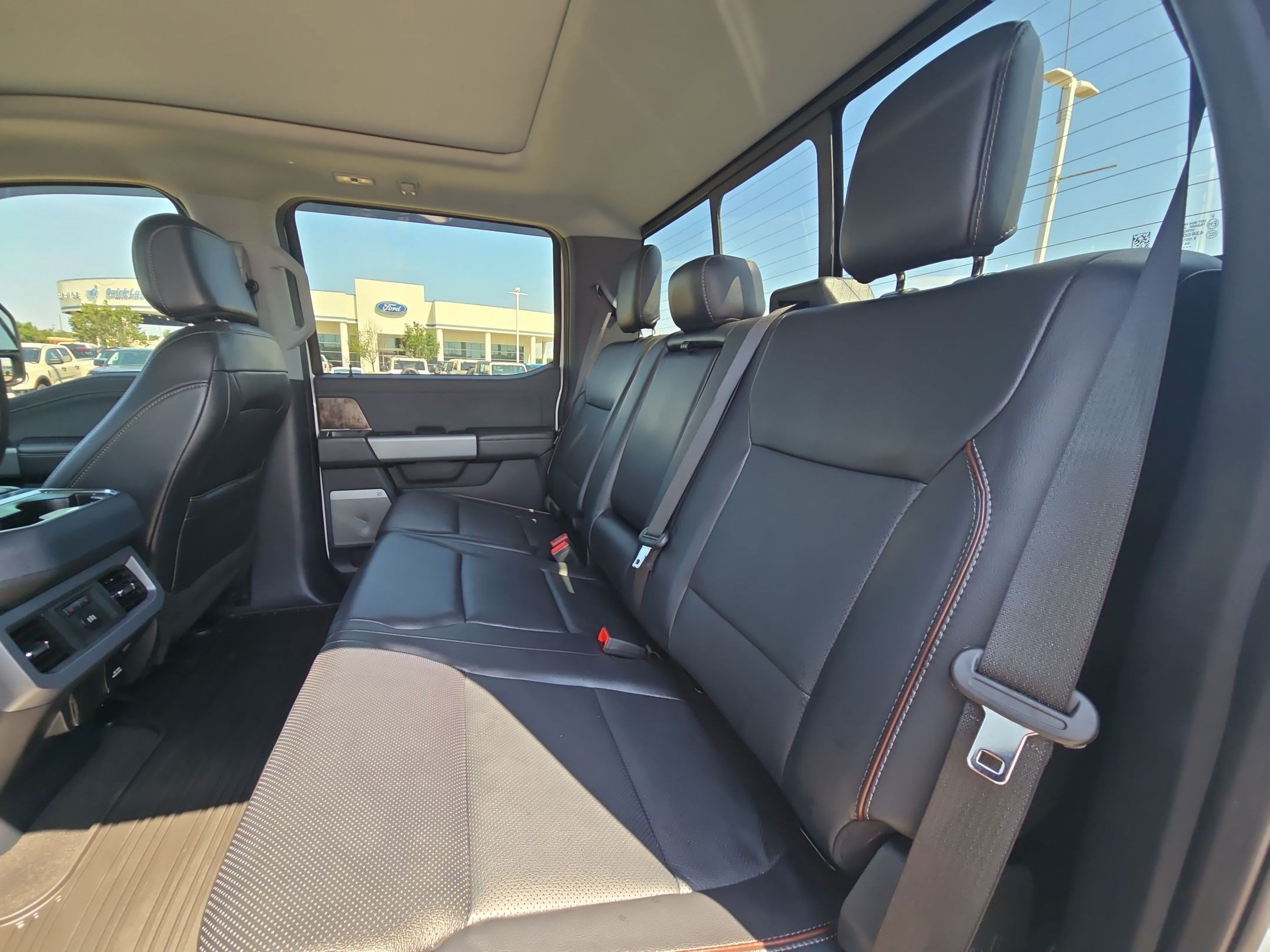Used 2024 Ford F250 Lariat w/ Sport Appearance Package AWD/4WD image 27