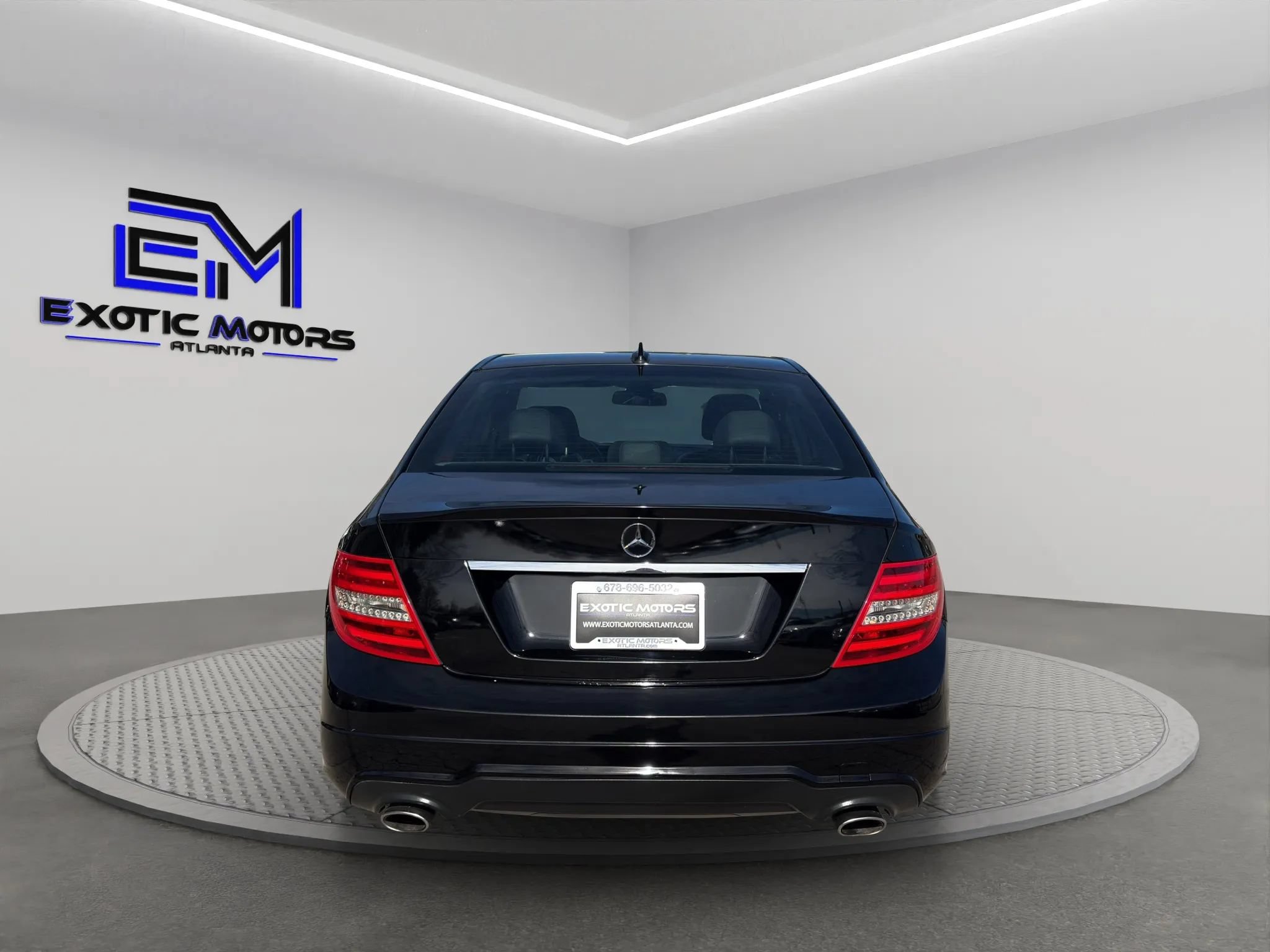Used 2013 Mercedes-Benz C 300 4MATIC Sedan w/ Premium 1 Pkg image 4