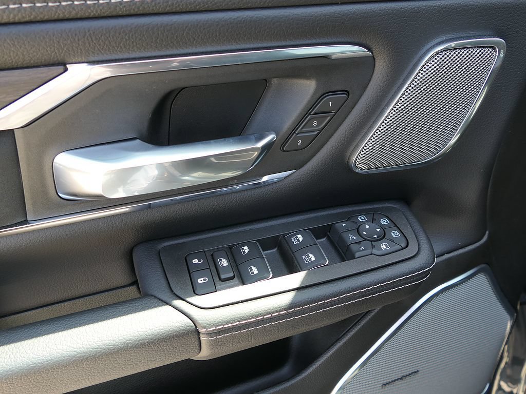 New 2026 RAM 1500 Laramie AWD/4WD image 12