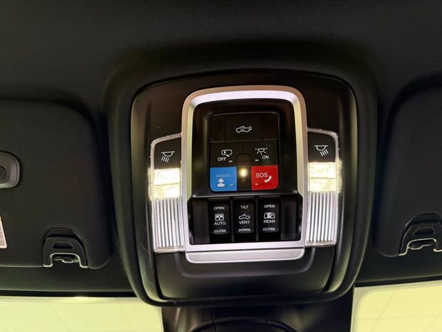 New 2026 RAM 2500 Laramie AWD/4WD image 17