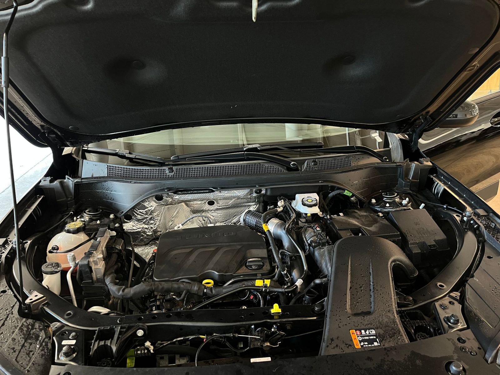 Used 2025 Chevrolet Trax LT w/ LT Convenience Package FWD image 28