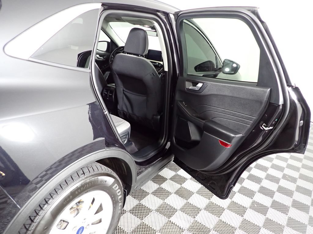 Used 2021 Ford Escape SE w/ Cold Weather Package FWD image 32
