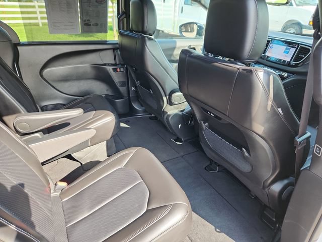 Used 2025 Chrysler Pacifica Select FWD image 30