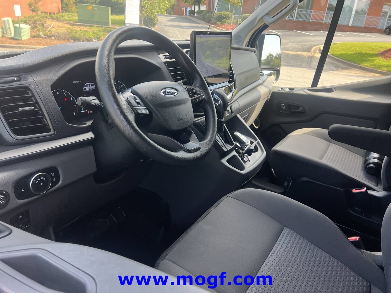 Used 2024 Ford Transit 350 XLT RWD image 5