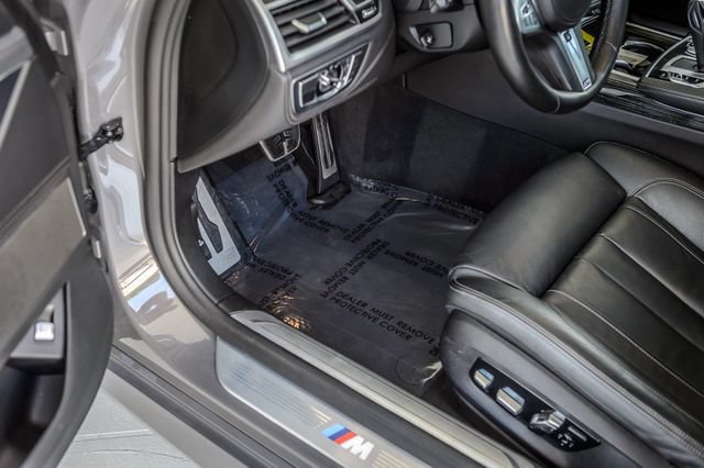 Used 2022 BMW 740i w/ M Sport Package RWD image 38