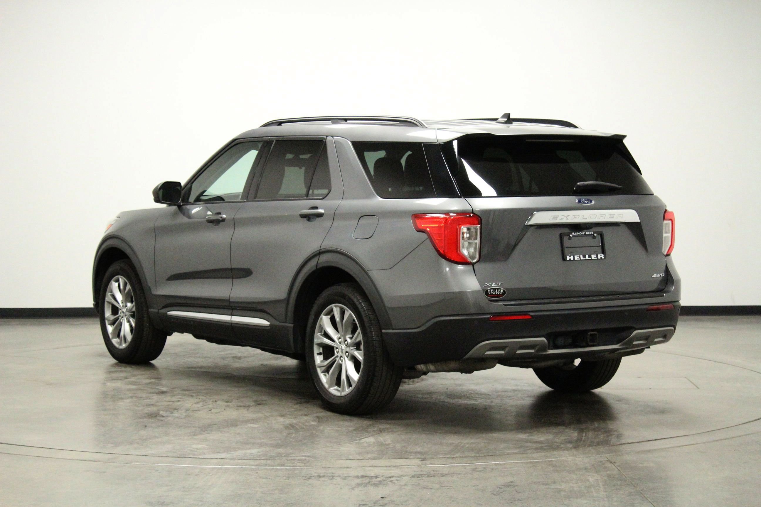 Used 2021 Ford Explorer XLT w/ Equipment Group 202A AWD/4WD image 6