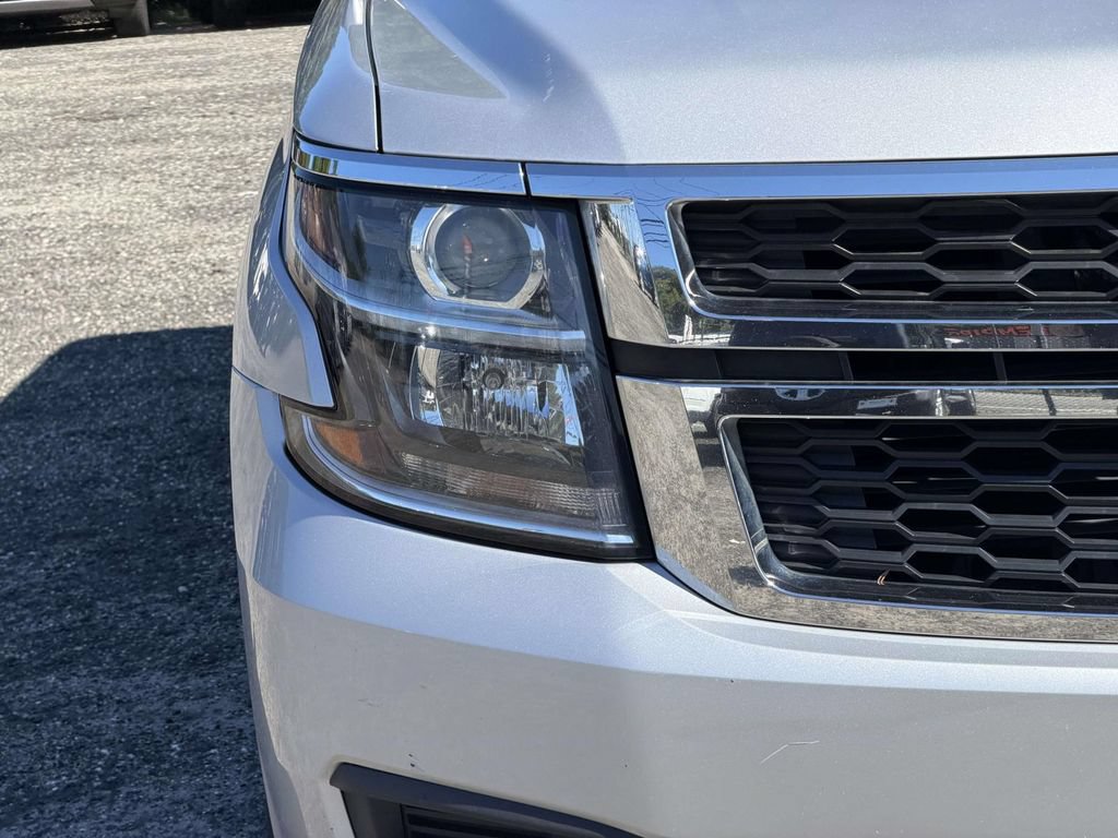 Used 2018 Chevrolet Suburban LT AWD/4WD image 9