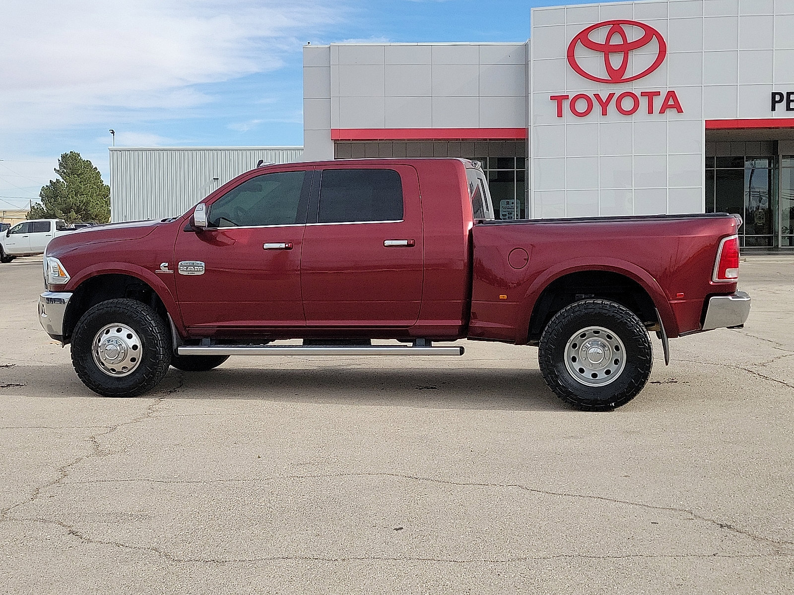 Used 2018 RAM 3500 Laramie Longhorn video 2