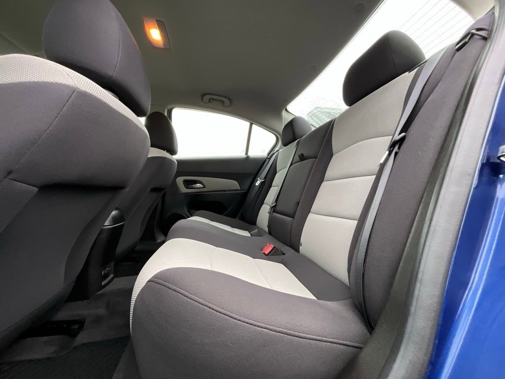 Used 2013 Chevrolet Cruze LS image 13