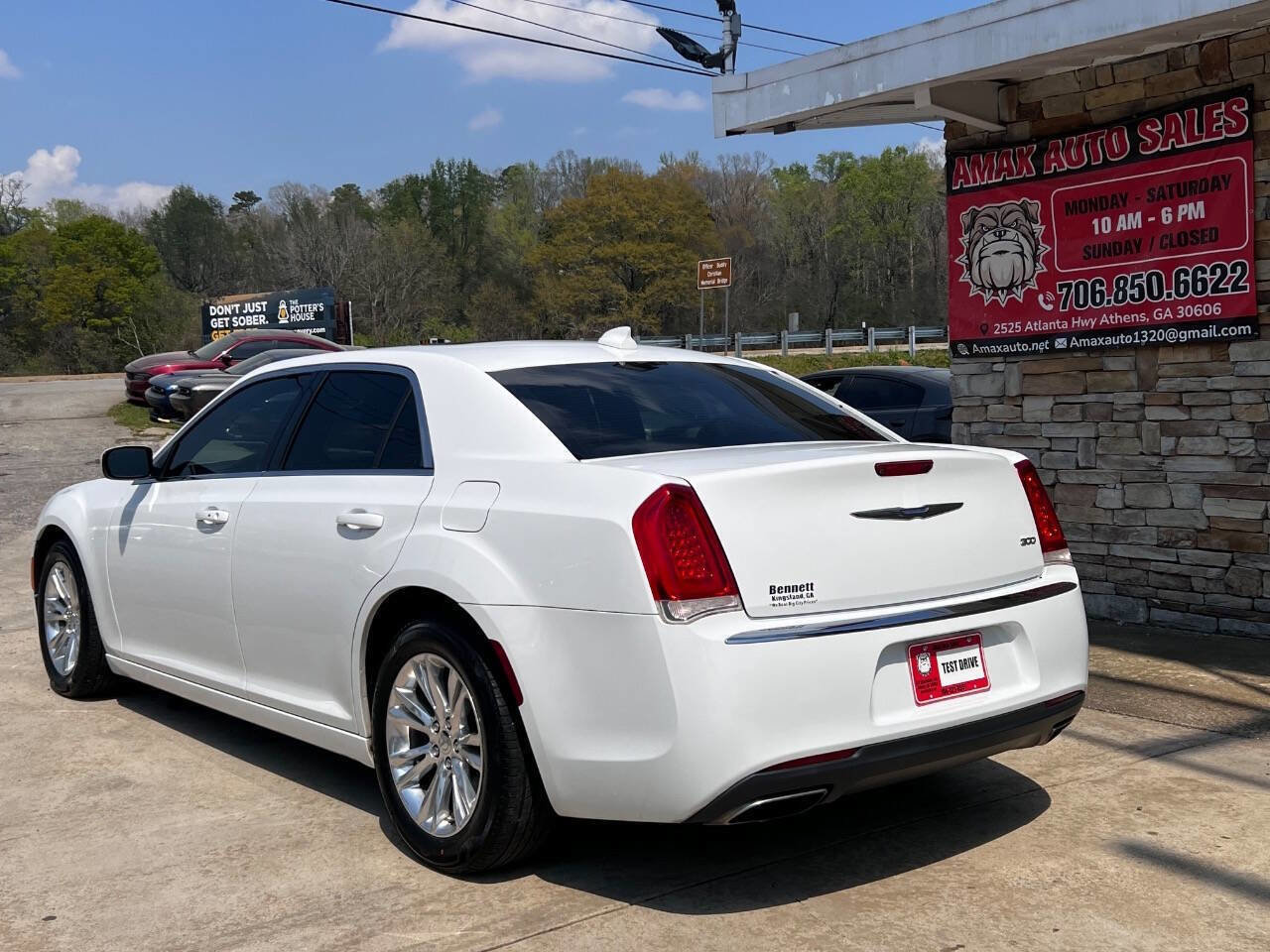 Used 2017 Chrysler 300 Limited w/ Value Package image 4