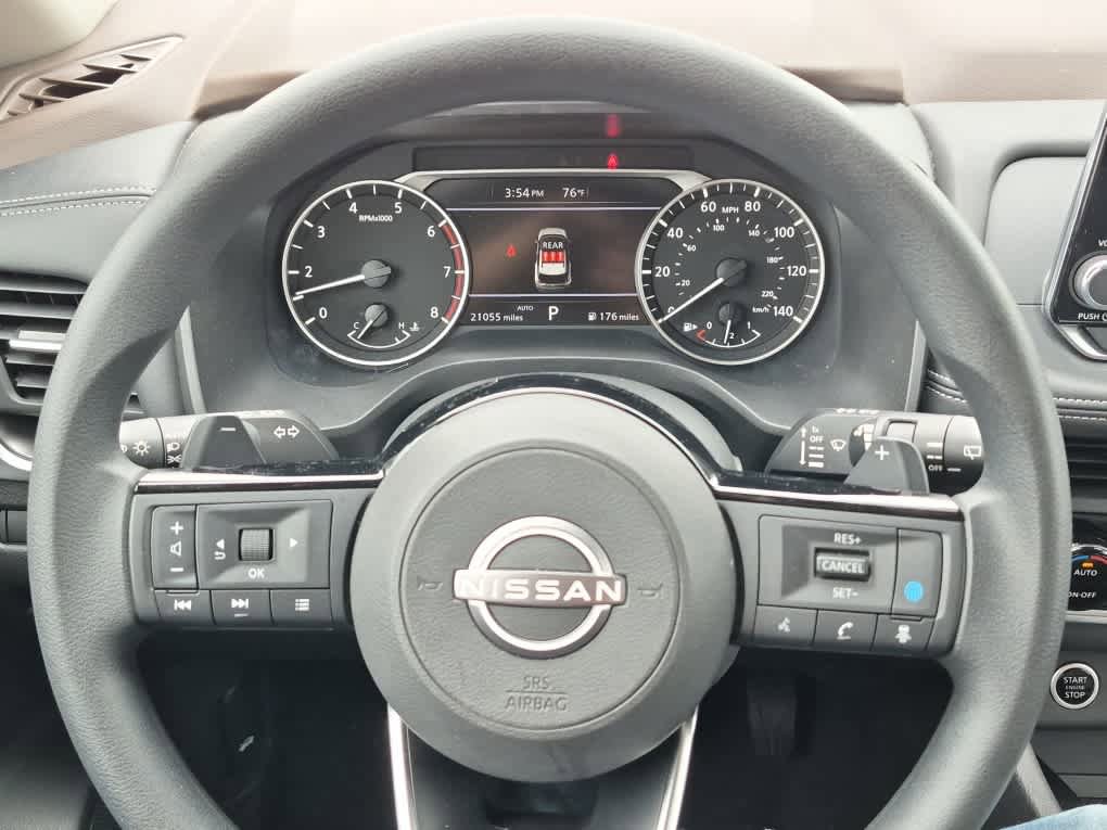 Used 2023 Nissan Rogue SV AWD/4WD image 16