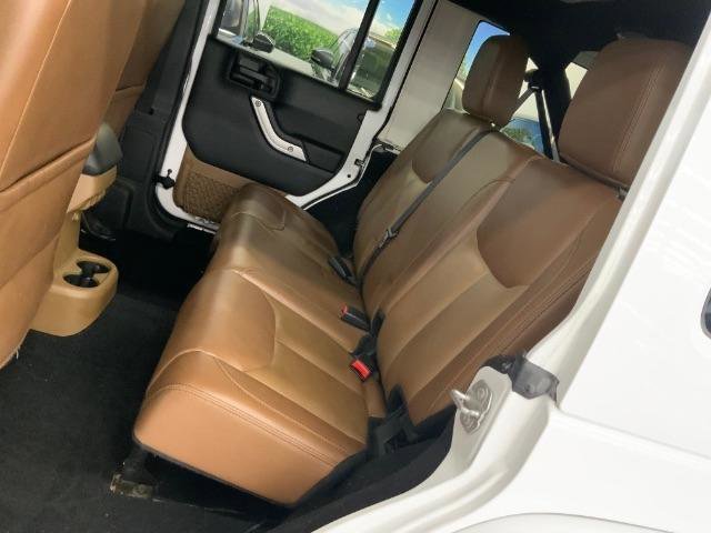 Used 2017 Jeep Wrangler Unlimited Rubicon w/ Connectivity Group image 11